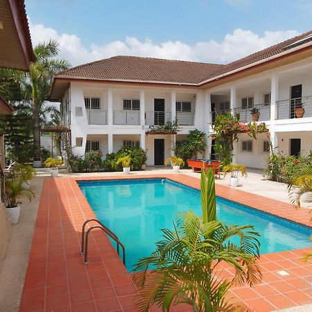 Bragha Apartments And Hotel Sekondi-Takoradi Exteriör bild