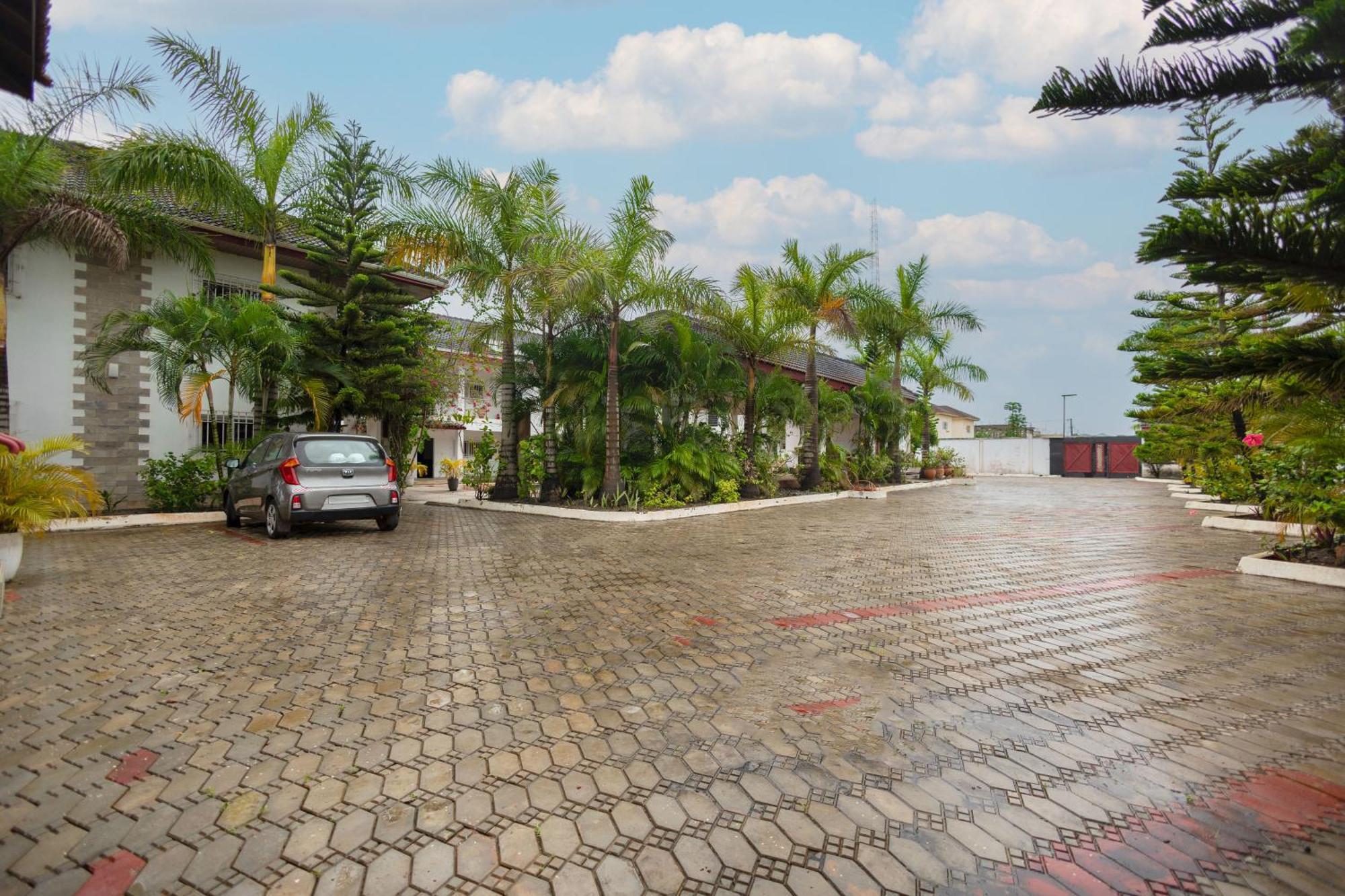 Bragha Apartments And Hotel Sekondi-Takoradi Exteriör bild