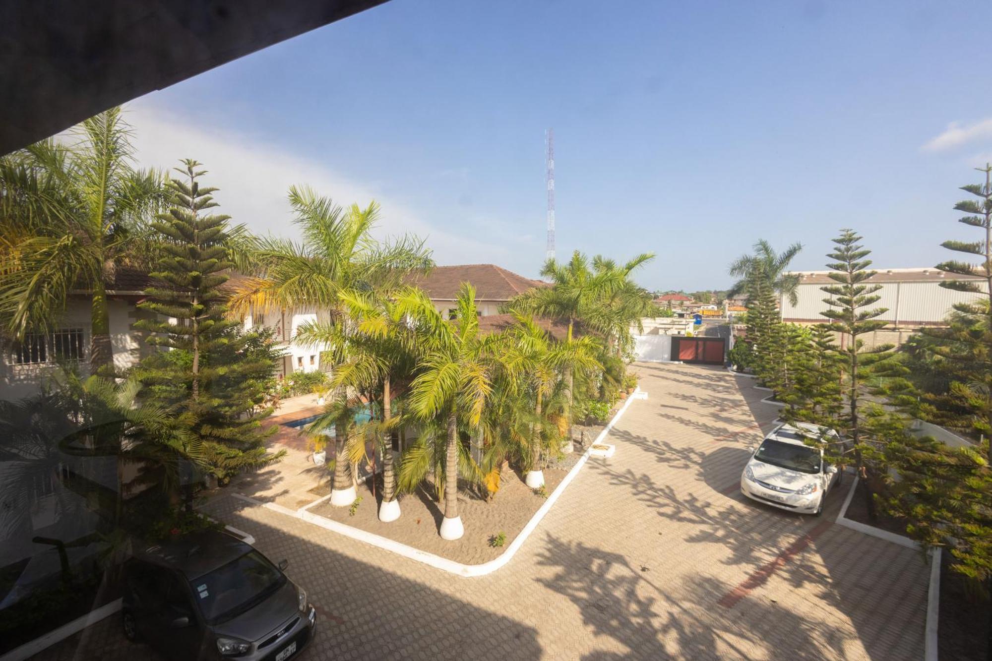 Bragha Apartments And Hotel Sekondi-Takoradi Exteriör bild